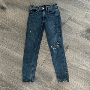 GAP Blue Skinny Jeans Distressed Modern Style